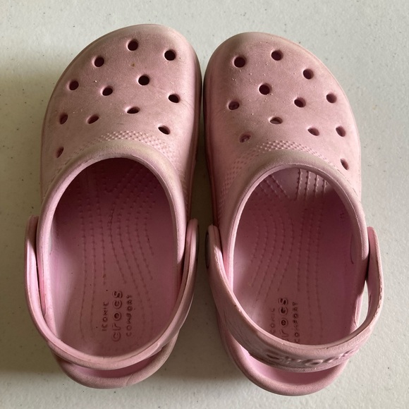 GUC Crocs in light pink - Picture 2 of 3